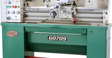 Grizzly G0709 lathe